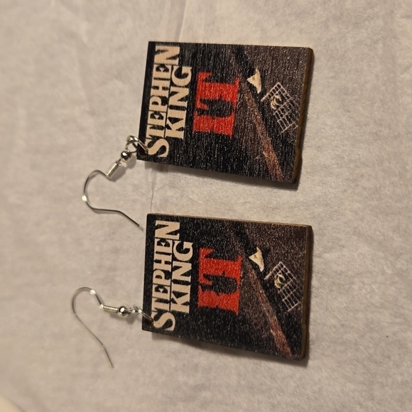 3 /$15 New Wooden Halloween IT Earrings - Picture 3 of 5